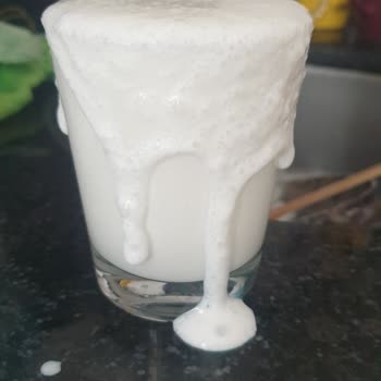 Son Kullanma Tarihi Geçmemiş Kefirde Anormal Köpürme Ve Kötü Koku