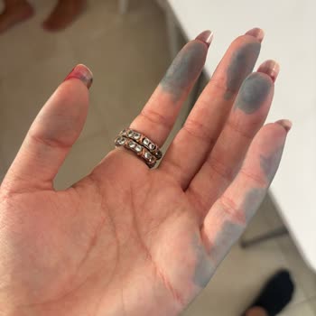 Yoğun Gıda Boyası Nedeniyle Yenilemeyen Pasta Ve Mağduriyet