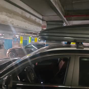 Otoparkta Yetersiz Uyarı Nedeniyle Araçta Maddi Hasar Ve İlgisiz Müşteri Hizmetleri