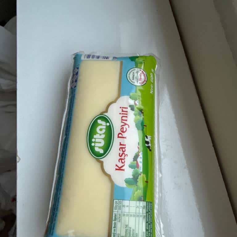 Son Kullanma Tarihi Geçmemiş Sütaş Kaşar Peynirinde Küflenme Ve Ambalaj Şişmesi
