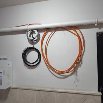 Superonline Altyapı Sonrası Bırakılan Kablolar Güvenlik Riski Oluşturuyor