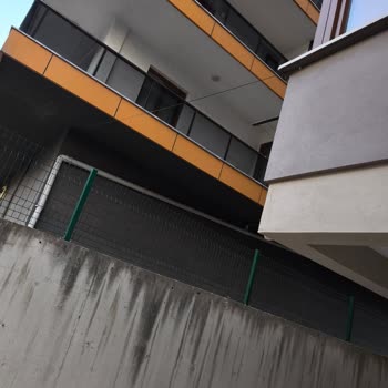 Superonline Altyapı Sonrası Bırakılan Kablolar Güvenlik Riski Oluşturuyor