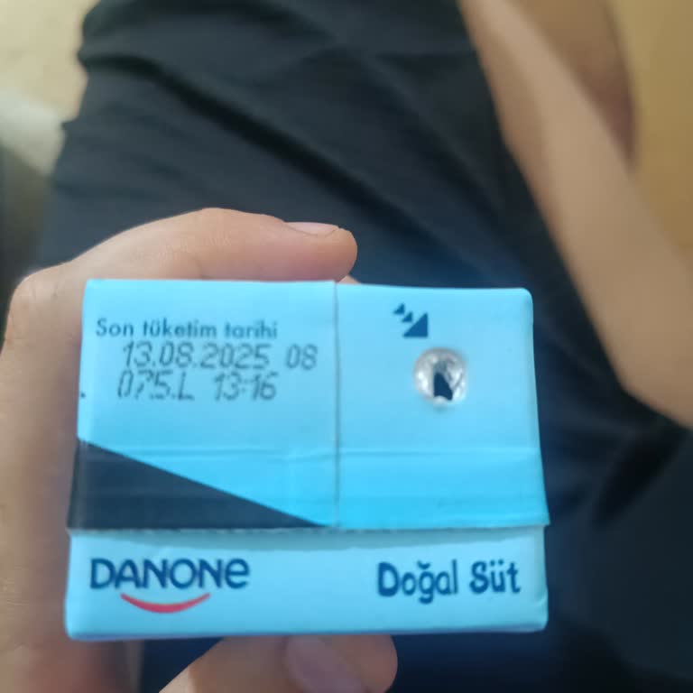 Tarihi Geçmiş Süt Satışı Nedeniyle Sağlık Sorunu Ve Mağduriyet