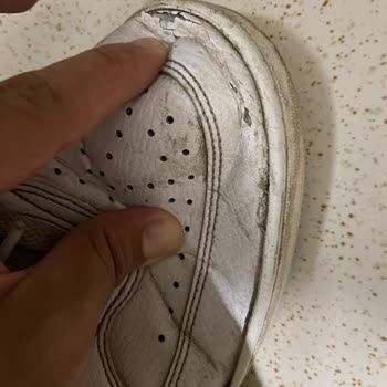 Kısa Sürede Parçalanan Nike Ayakkabı İçin FLO'dan İade Talebim Reddedildi