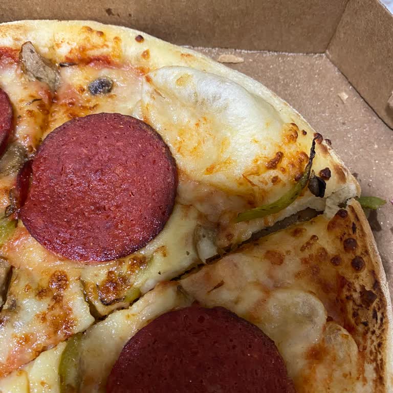Domino's Pizza Siparişim Geç Ve Soğuk Geldi, Malzeme Eksikti