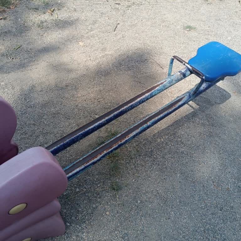 Sedir Parkı’nda Temizlik Ve Güvenlik Sorunları Çocuklar İçin Tehdit Oluşturuyor