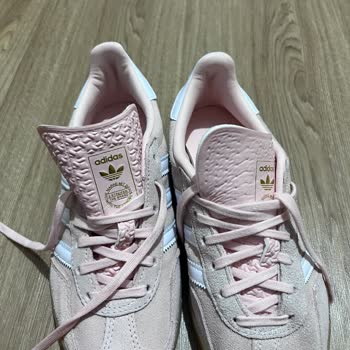 Kullanılmış Ve Kusurlu Ayakkabı Gönderimiyle Hayal Kırıklığı