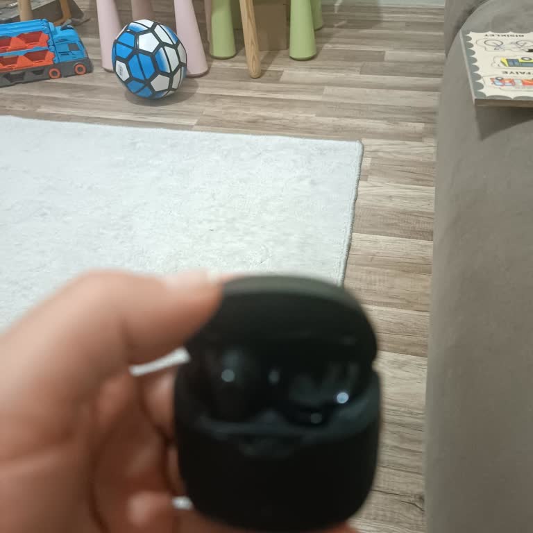 Kayıp Sağ Kulaklık İçin Yedek Parça Talebi Ve Bilgilendirme İsteği