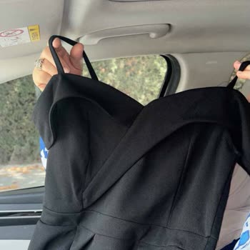 Yanlış Ve Kalitesiz Elbise, Firma İletişimsiz Ve Hesabı Kapattı