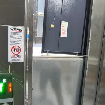 Sıfır Asansör Sürekli Arızalı, Can Güvenliğimiz Tehlikede