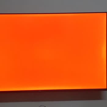 TCL 43L5A Televizyonda Işık Sızması Ve Donma Sorunları, Servisten Çözüm Alınamıyor