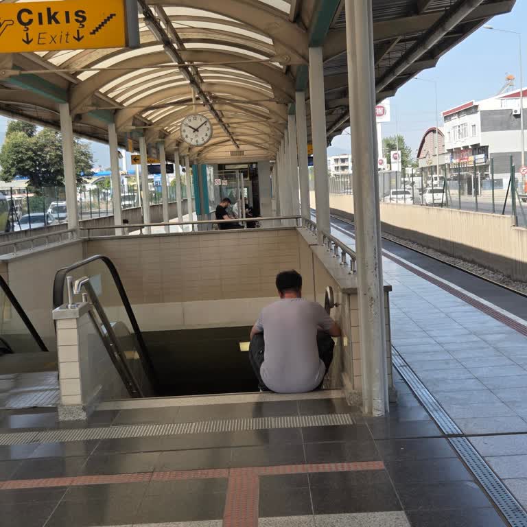 Bursaray İstasyonunda Tekrarlayan Sigara İhlali Ve Yetersiz Müdahale