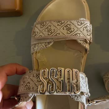 Kısa Sürede Deforme Olan Guess Sandaletim İçin Mağduriyet Yaşıyorum