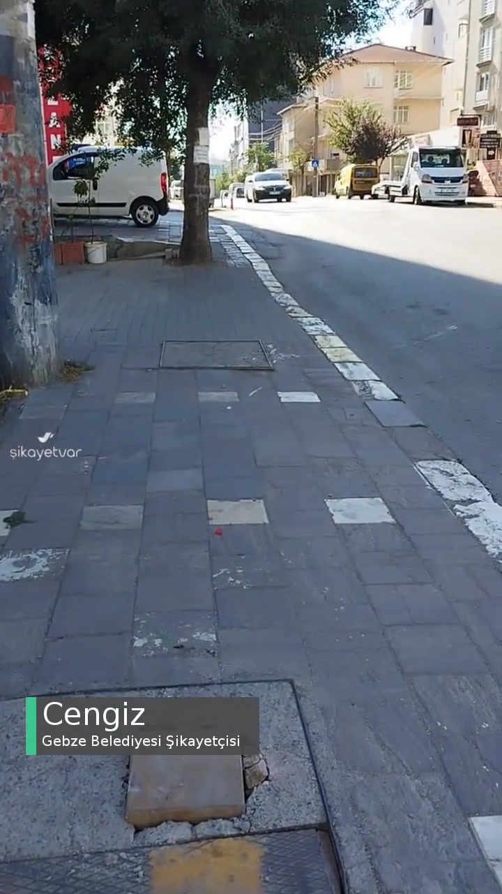 Gebze Belediyesi Kaldırım Üzerinde Kırılmış Rögar Kapağı videonun kapak resmi