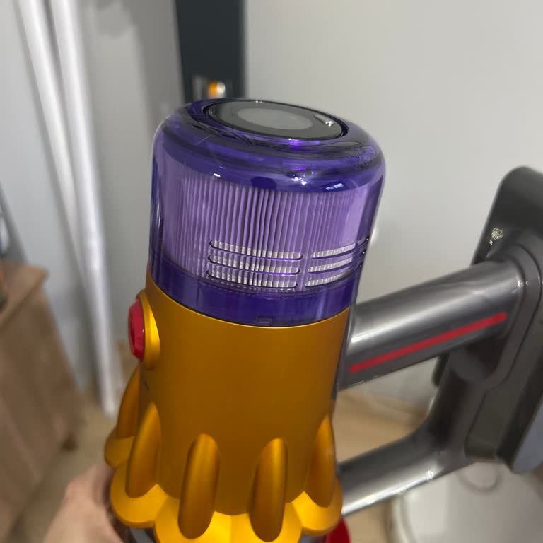 Dyson V12 Süpürgede Garanti Kapsamında Devam Eden Koku Sorunu Ve Yetersiz Destek