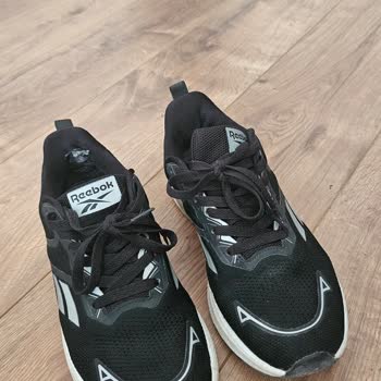 Reebok Ayakkabı Kısa Sürede Bozuldu, FLO Değişim Talebimi Reddetti