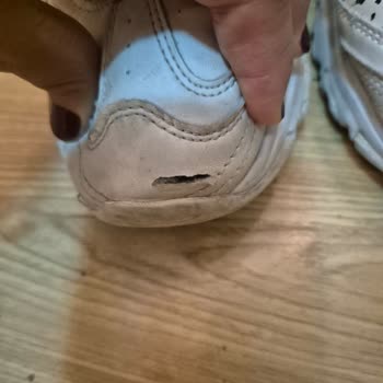 Skechers Ayakkabıda Kısa Sürede Oluşan Çatlak Ve Garanti Reddi