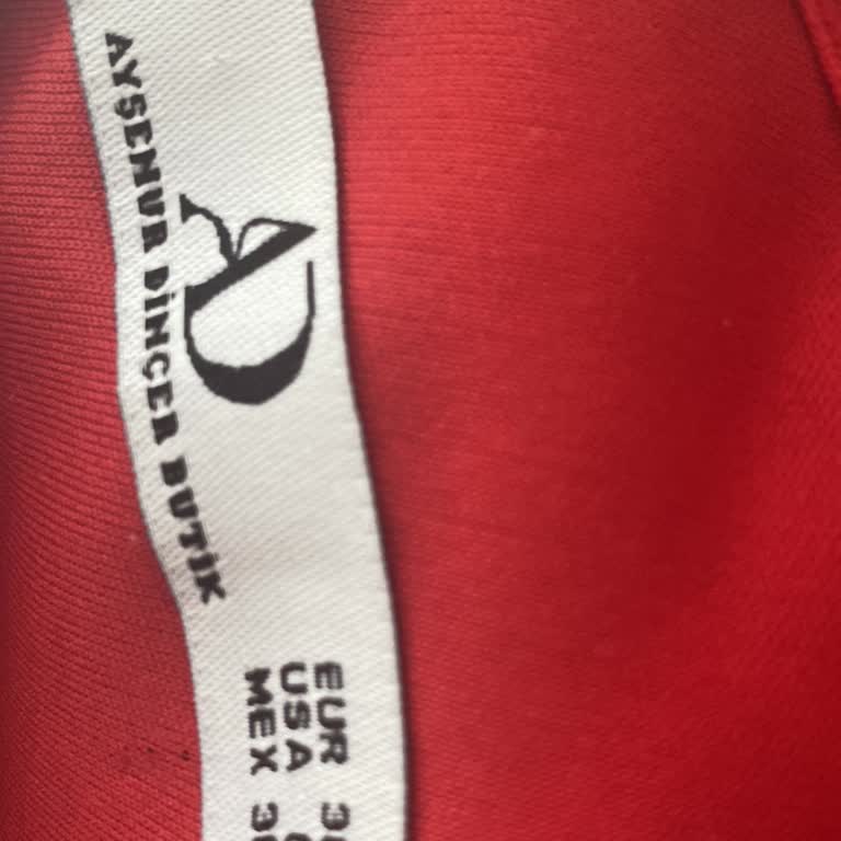 Kusurlu Abiye Elbise Ve Yetersiz Çözüm Mağduriyeti