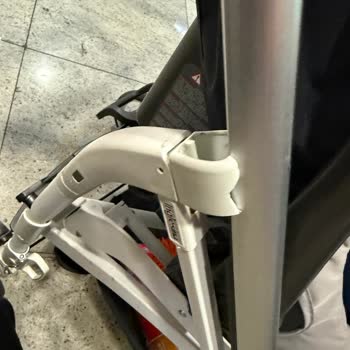 İnglesina Bebek Arabasında Taşıyıcı Sistem Kırılması Ve Parça Değişimi Talebi