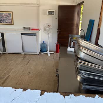 Hijyen Sorunları Ve İade Talebi: Kuşadası Risus Hotel'de Kötü Deneyim