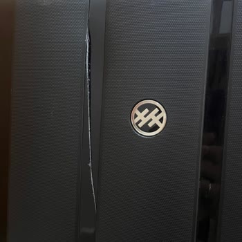 Kırılmaz Olarak Satılan Bavulum Seyahat Sonrası Yırtıldı, Garanti Kapsamında Değişim Talep Ediyorum