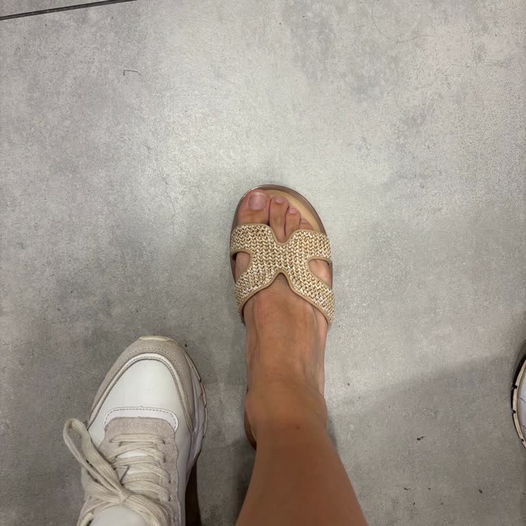 Elle Shoes'tan Alınan Terlik Ayağımı Yaraladı, Değişim Talebim Reddedildi