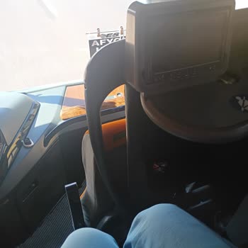 Eski Ve Konforsuz Otobüs, Şoförün Sigara İçmesi Ve Ücret İadesi Talebi