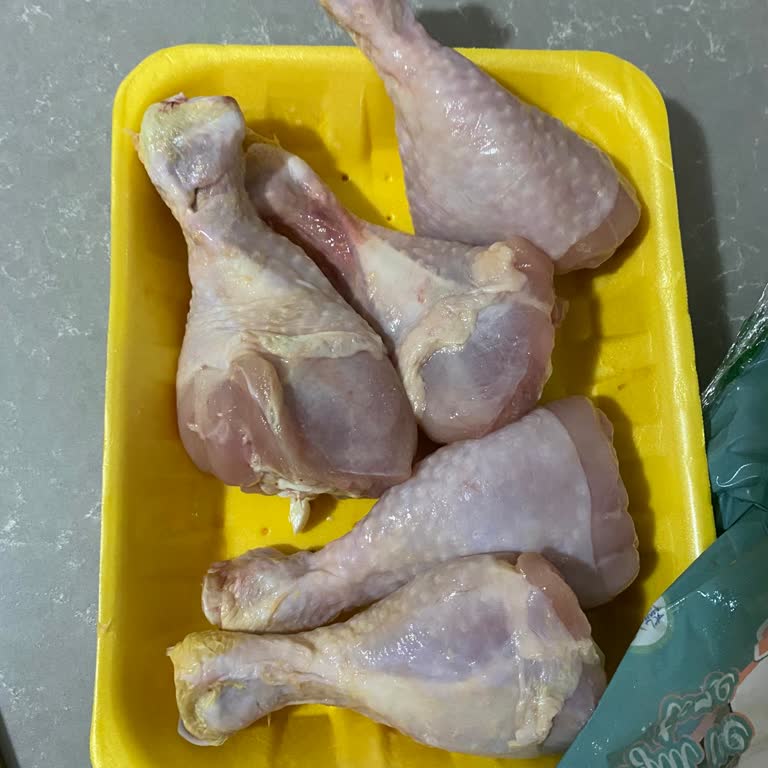 Son Kullanma Tarihi Geçmemiş Tavuk Bozuk Çıktı, Para İadesi Talebim Cevapsız Kaldı