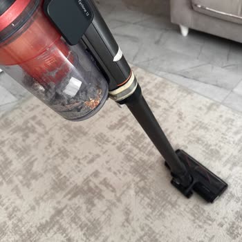 Philips Dikey Şarjlı Süpürgede Ek Yerlerinde Çatlama Ve Kırılma Sorunu