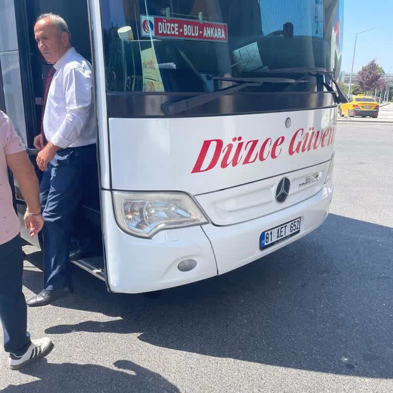 Ailemle Birlikte Otobüsten İndirildik Ve Mağdur Edildik