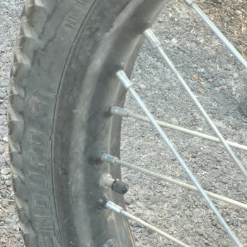 Hero Motosiklet Lastiğinde Nedensiz Çatlamalar Yaşıyorum