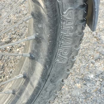 Hero Motosiklet Lastiğinde Nedensiz Çatlamalar Yaşıyorum