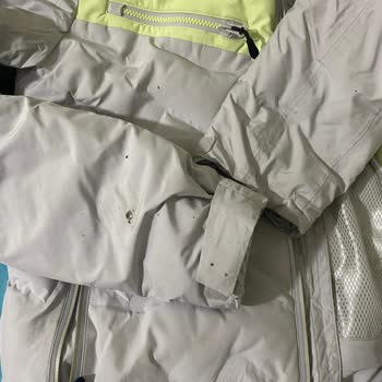 Kısa Sürede Yırtılan Mont İçin İade Talebim Reddedildi