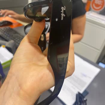 Aldığım Rayban Gözlük İki Kez Çizikli Geldi, Garanti Çözüm Sunmuyor