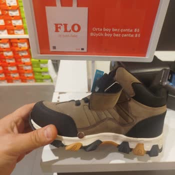 FLO Mağazasında Unutulan Alarm İğnesi Çocuğuma Zarar Verdi Çözüm Sunulmadı