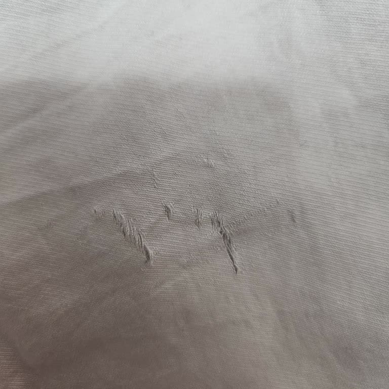 Aynı Pantolonda Kısa Sürede Tekrar Yırtık Oluştu Kalite Sorunu Yaşadım