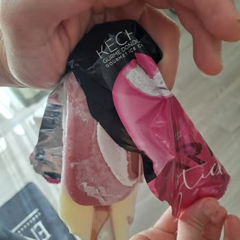 Erimiş Ve Bozulmuş Dondurma Satışı Sonrası Hayal Kırıklığı