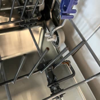 Bulaşık Makinesi Sepetlerinde Erken Paslanma Ve Çürüme Mağduriyeti