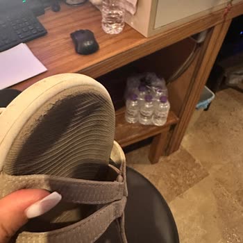 Kısa Sürede Yıpranan Sandalet İçin İade Ve Açıklama Yapılmadı