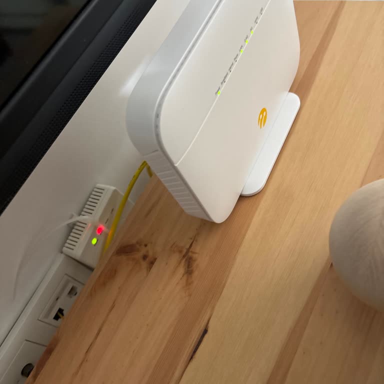 Uzayan İnternet Kesintisi Nedeniyle Mağduriyet Ve Bilgi Eksikliği