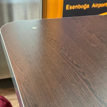 Esenboğa Havalimanı Burger King Önünde Ciddi Temizlik Ve Hijyen Sorunu