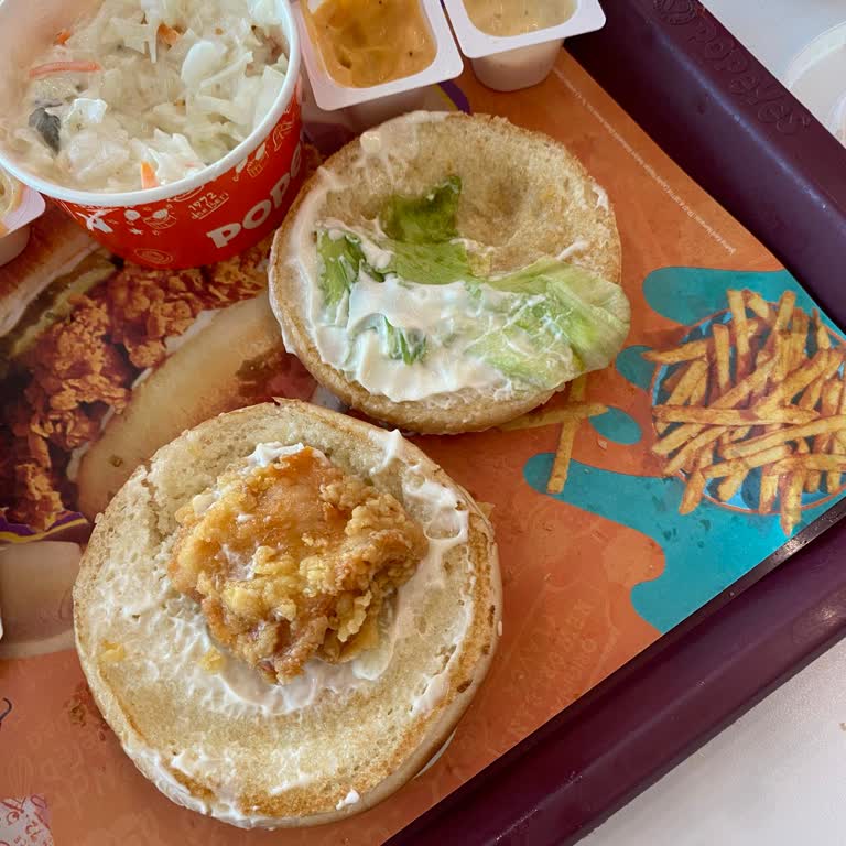 Popeyes Sandviçte Beklenenden Küçük Tavuk Porsiyonu Şaşkınlığı