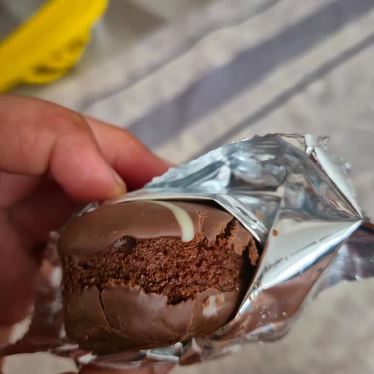 Migros'tan Alınan Eti Pop Kek Küflü Çıktı, Müşteri Hizmetlerine Ulaşılamıyor