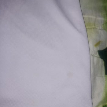Satın Aldığım Spor T-shirt Setinde Leke Ve Koku Problemi Yaşıyorum