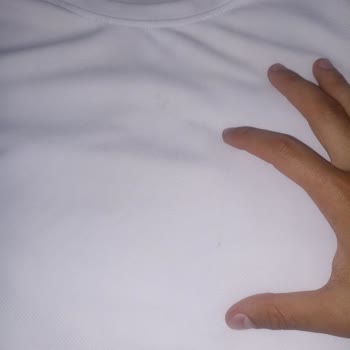 Satın Aldığım Spor T-shirt Setinde Leke Ve Koku Problemi Yaşıyorum