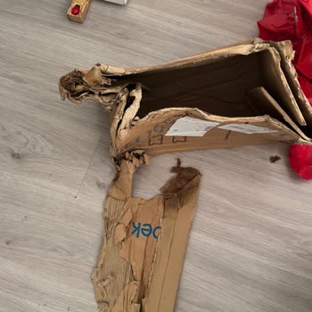 Siparişim Eksik Ve Hasarlı Ürünlerle Teslim Edildi Müşteri Hizmetlerinden Çözüm Alamadım