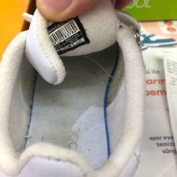 İki Kez Giyilen Çocuk Ayakkabısının Dikişleri Açıldı Mağaza Çözüm Sunmuyor