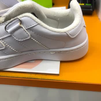 İki Kez Giyilen Çocuk Ayakkabısının Dikişleri Açıldı Mağaza Çözüm Sunmuyor