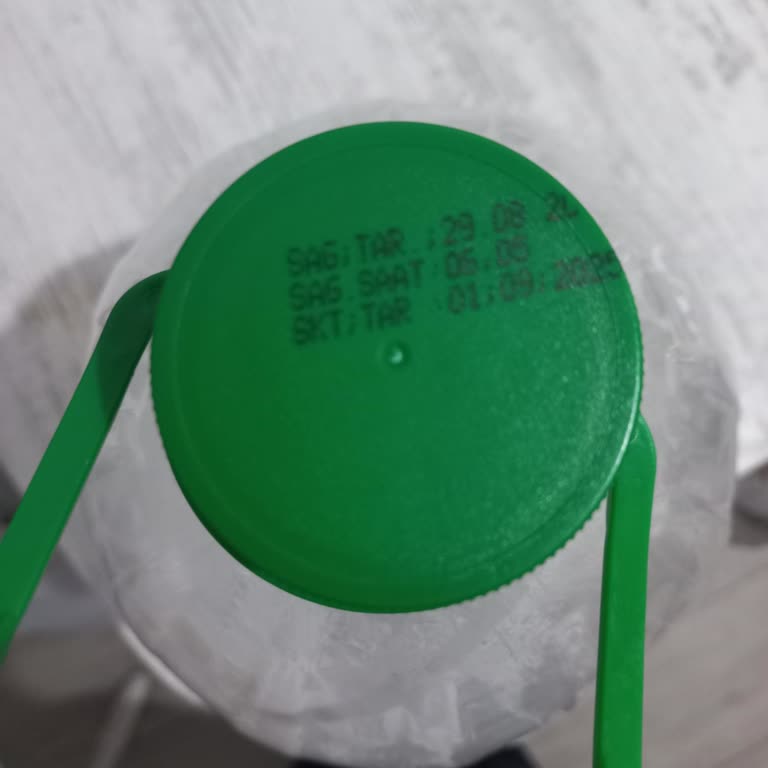 Son Kullanma Tarihi Geçmemiş Süt Kaynatınca Kesildi Mağduriyet Yaşadım