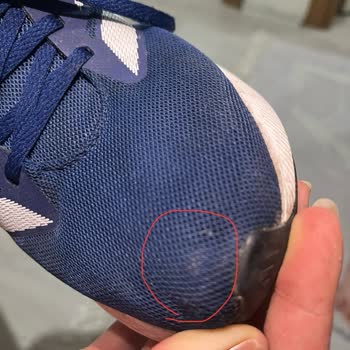 Adidas Ayakkabı Kısa Sürede Yıprandı, Çözüm Sunulmadı